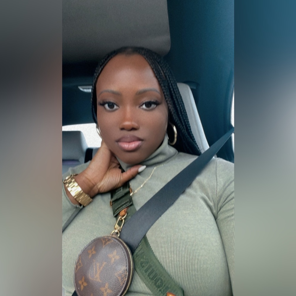 Meet your Posher, Hameeda